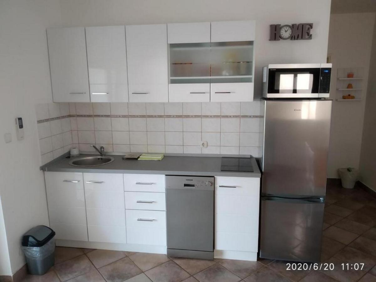 Apartmani Lucia Biograd Biograd Na Moru Esterno foto