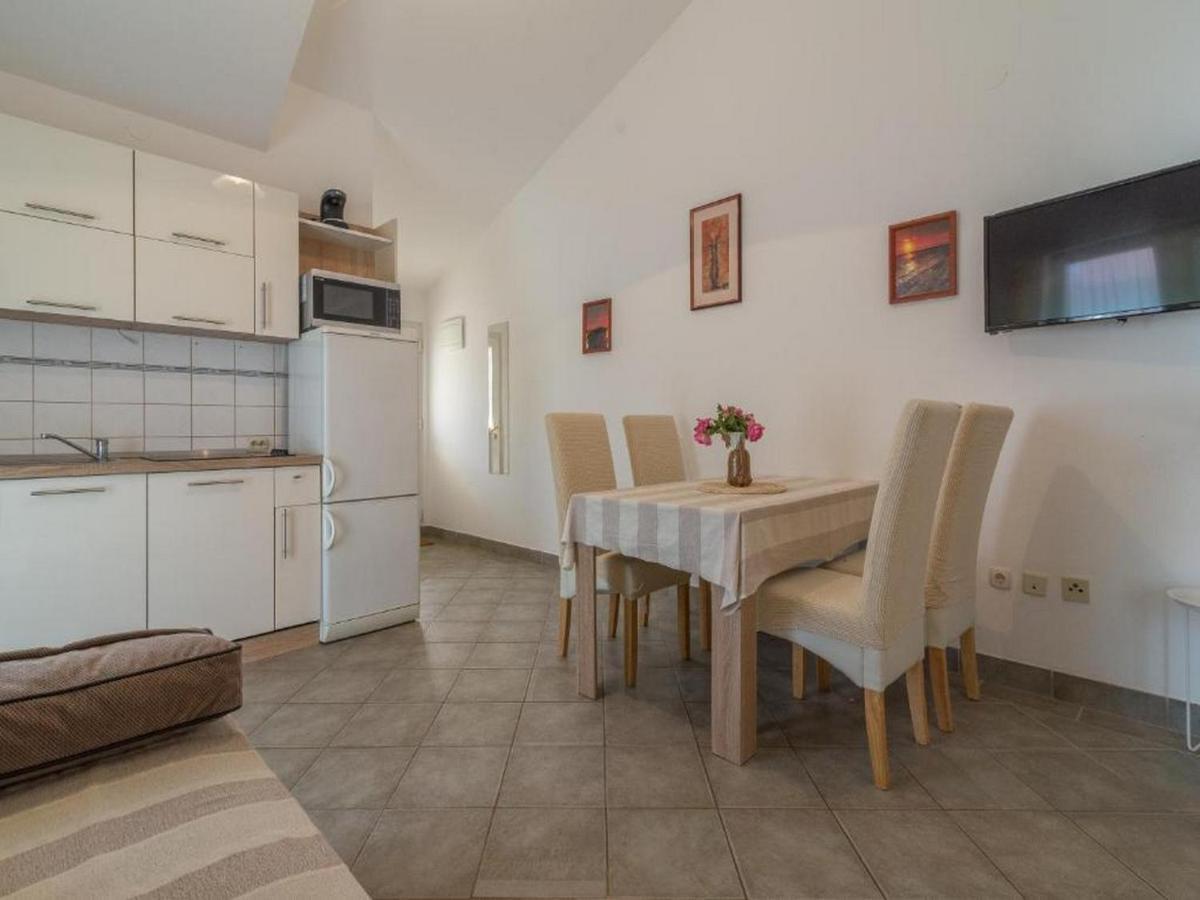Apartmani Lucia Biograd Biograd Na Moru Esterno foto