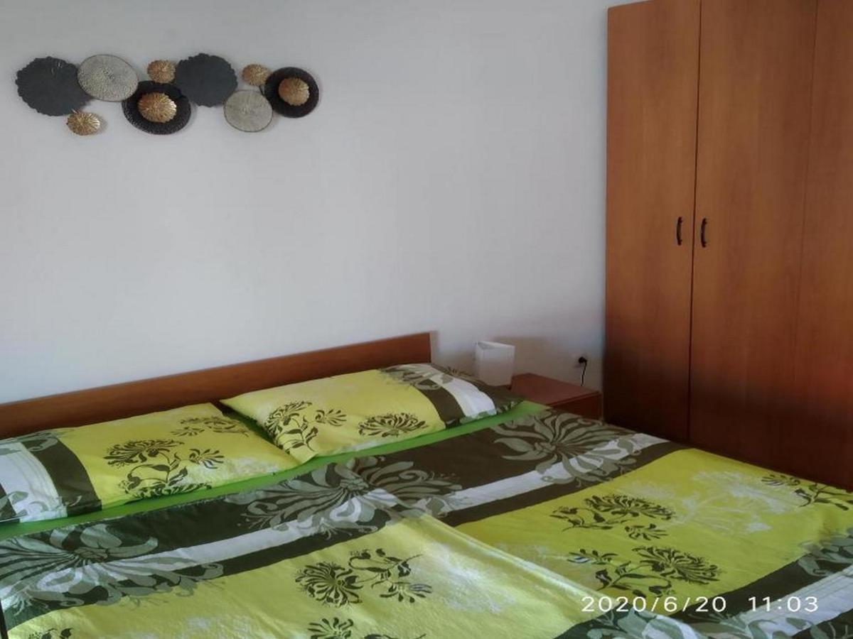 Apartmani Lucia Biograd Biograd Na Moru Esterno foto