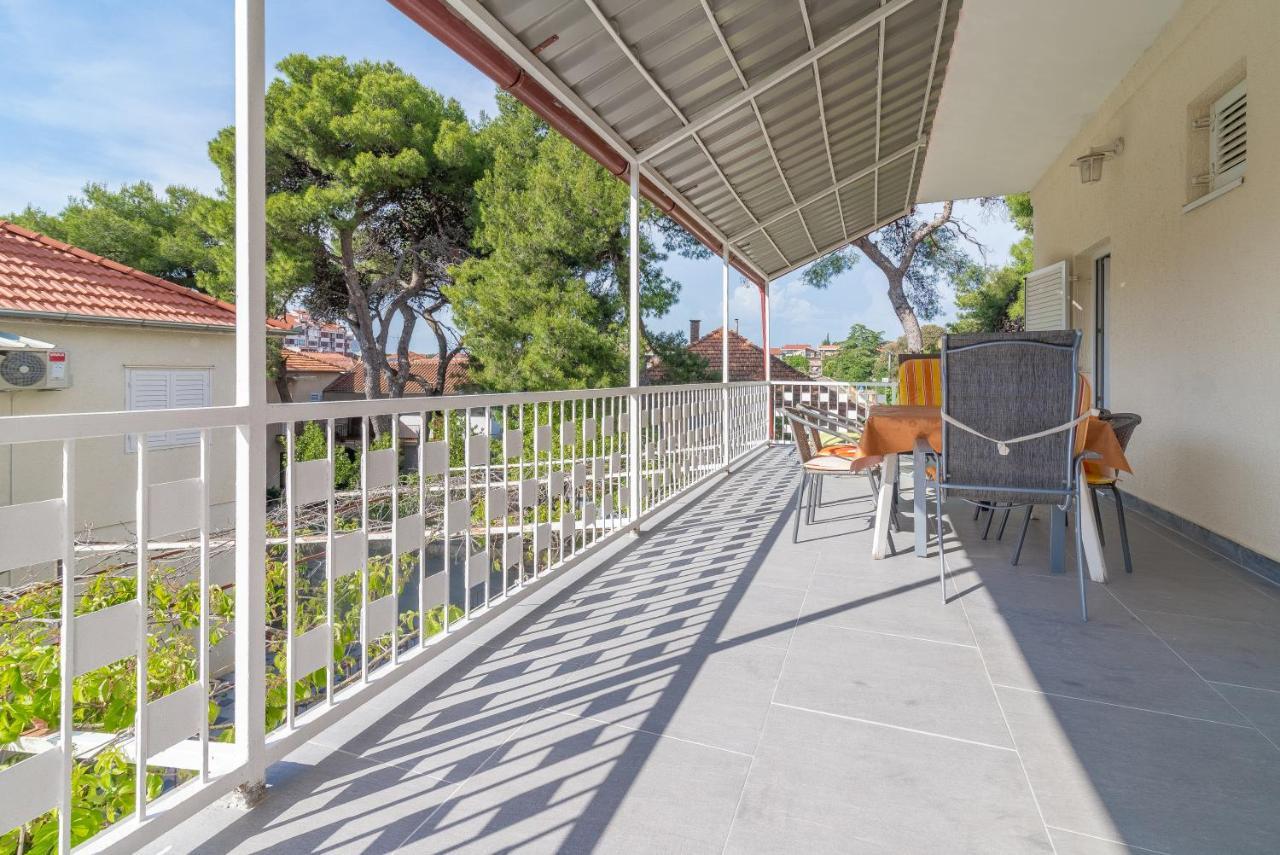Apartmani Lucia Biograd Biograd Na Moru Esterno foto