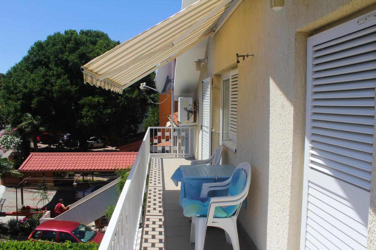 Apartmani Lucia Biograd Biograd Na Moru Esterno foto
